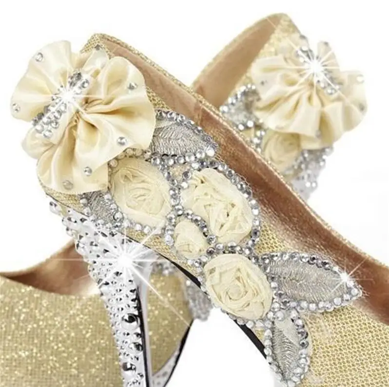 Сетка со стразами. Блестящие цветы для декора. Блестки. Брошь бабочка из бисера. Брошь.