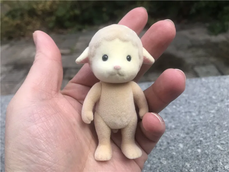 

Geniune Sylvanian Families Single Sheep Mum 8cm Action Figure No Clothes New