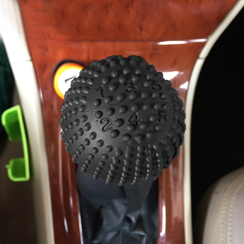 

1Pc Car Universal Truck Round Bump Silicone Nonslip Lever Gear Shift Knob Cover Protector Black Auto Parts qiang