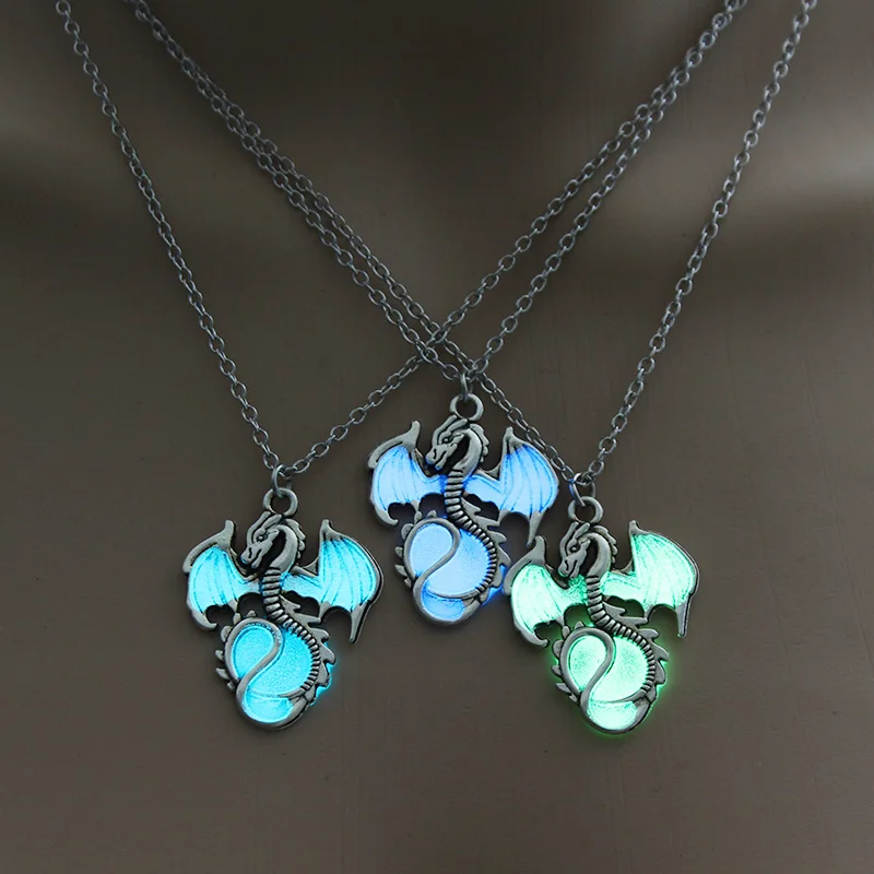 

Luminous Shellhard Dragon Pendant Necklace Vintage Glow in the Dark Chain Necklaces For Mens Punk Gold Silver Jewelry