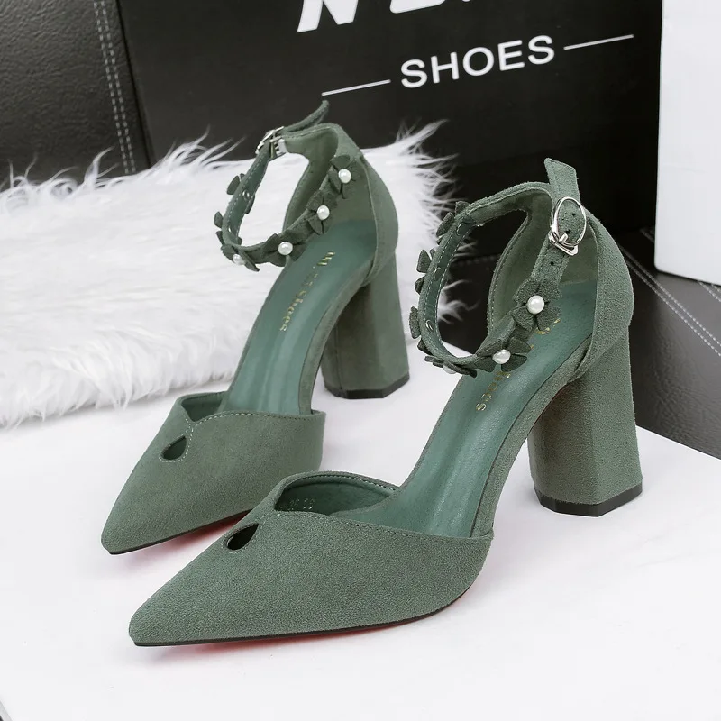 

2019 summer new style simple and simple solid color pointed high heels women suede comfortable flower decorative high heels
