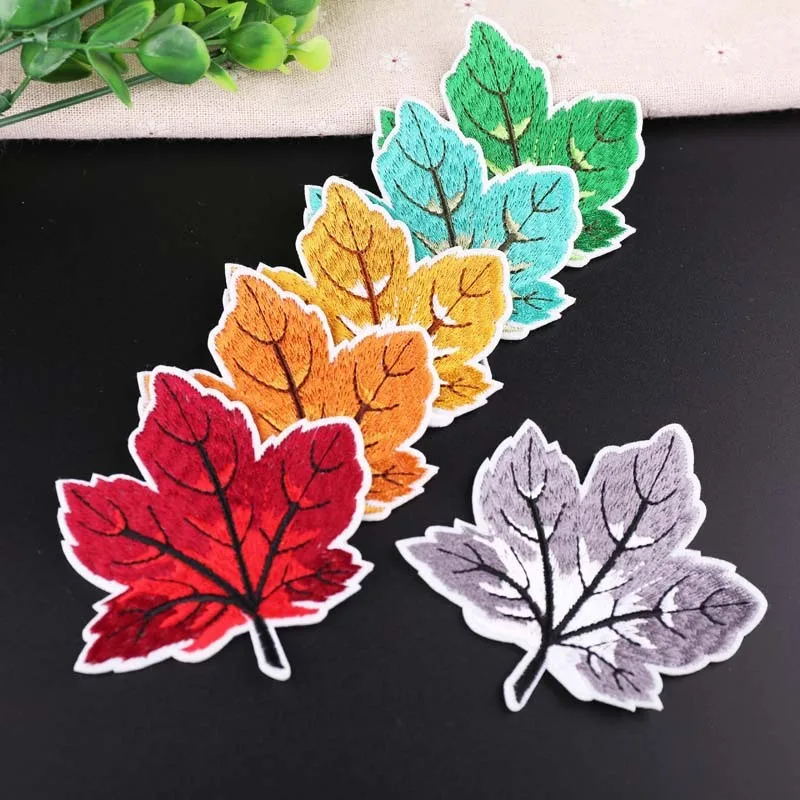 

1Pcs Maple leaf Embroidery Patch Heat Transfers Iron On Sew On Patches for DIY T-shirt Clothes Sticker Decorative Applique 47298