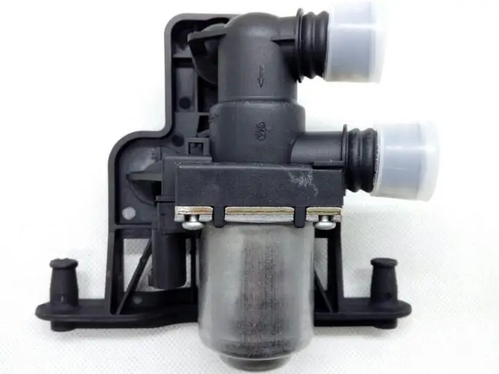 Heater Control Valve For BMW E53 E60 E61 520i 525i 525xi 530i 530xi