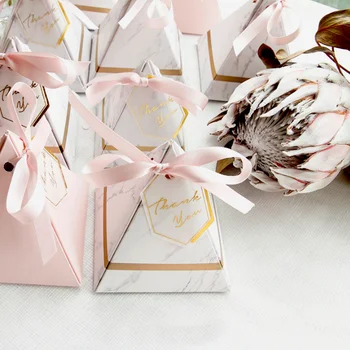 

100pcs Creative Triangular Pyramid Marble Pineapple Candy Box Wedding Favors Party Supplies Bomboniera Thanks Gift Chocolate Box