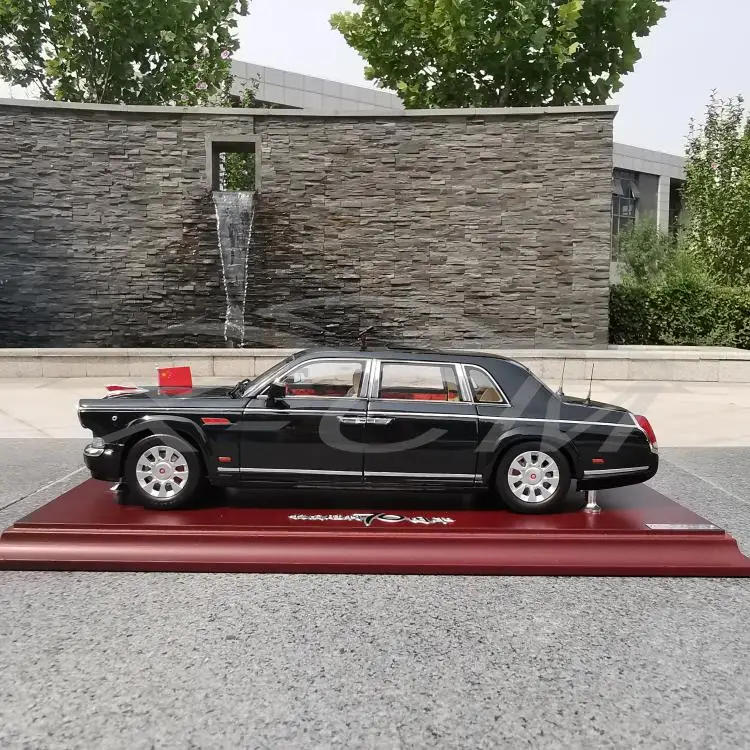 DiecastCar модель 1:24 Hongqi 70 лет юбилей парад автомобиль(черный)+ маленький подарок