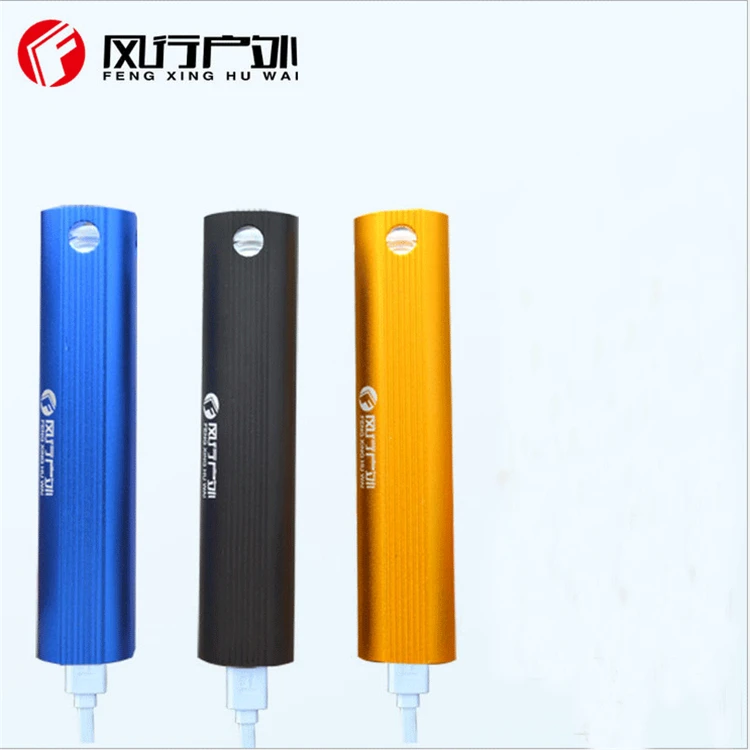Вход в руки Q5 фонарик USB зарядка телефона сокровище 18650 дальнего расстояния