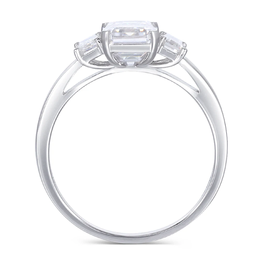 

Transgems 18K 585 White Gold Moissanite Engagement Ring Center 6X8mm F Color Moissanite Emerald Cut 3 Stone Engagement Ring