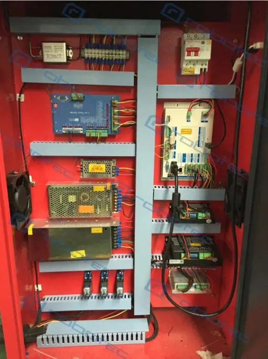 Цена по прейскуранту завода 150 Вт CO2 CNC лазерный станок для резки металла и неметалла