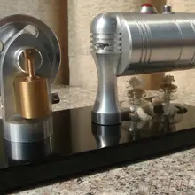 Модель с паровым двигателем парового двигателя