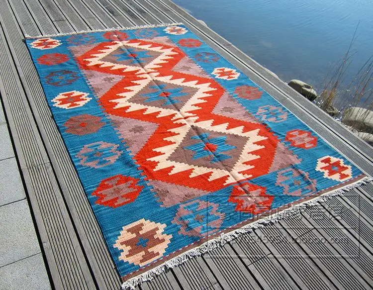 Гладьевое ткачество. Тканые коврики в интерьере. Килим индия. Классицизм ковроткачество. Коврик из ниток.