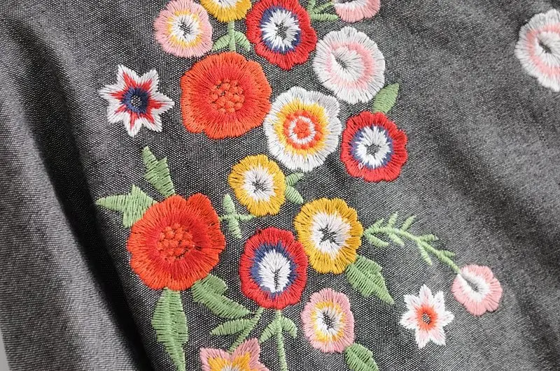 Женские блузки с цветочной вышивкой, серая рубашка с круглым вырезом, топы с длинными рукавами, Blusas de Inverno