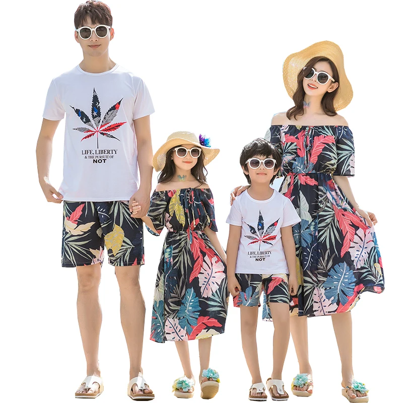 

Summer Family matching outfits mother daughter dresses father son cotton Tops+shorts sets family look Blue leaf