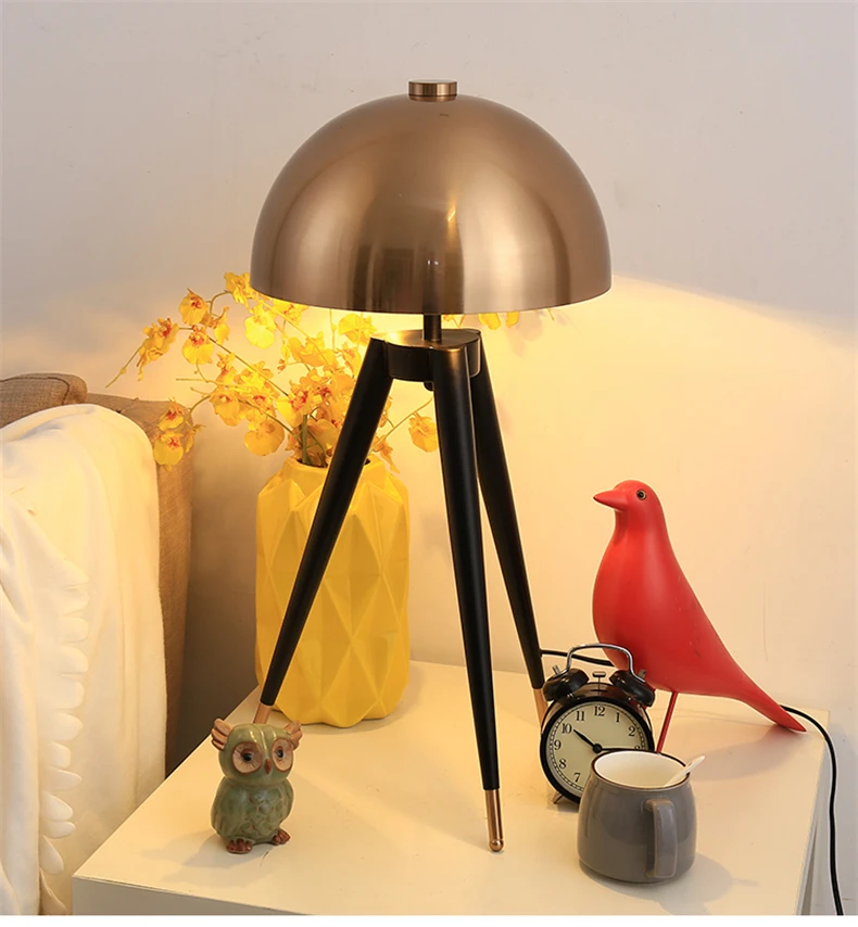 Постмодерн дизайнер торшер металлические гальванические Грибная голова дома Decco стоячие лампы для гостиной спальни прикроватная лампа