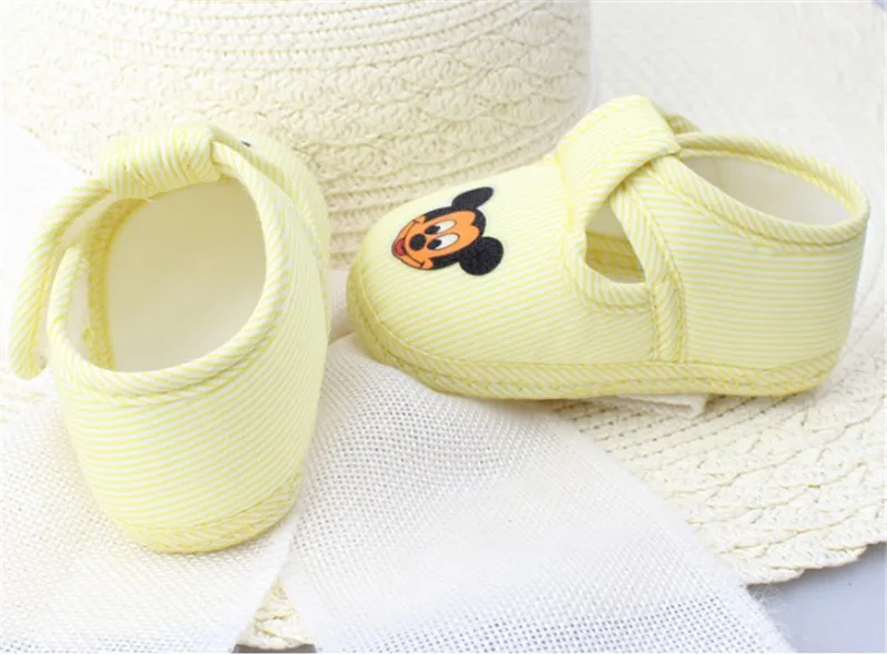 Потрясающие детские пинетки для малышей от 0 до 12 месяцев, хлопковые осенне-зимние детские ботинки с мягкой подошвой,(s6-1-816