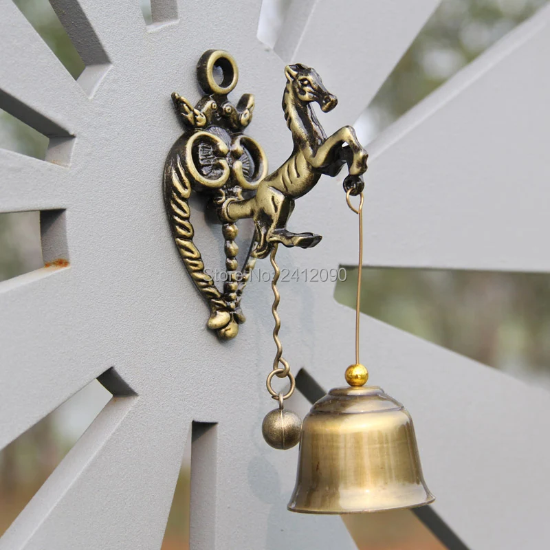 

Small Horse Wind Chimes Retro Metal Owl Wind Bells Hanging Decorations Animal Hanging Decor DoorBell Ornament Children Gift 11cm