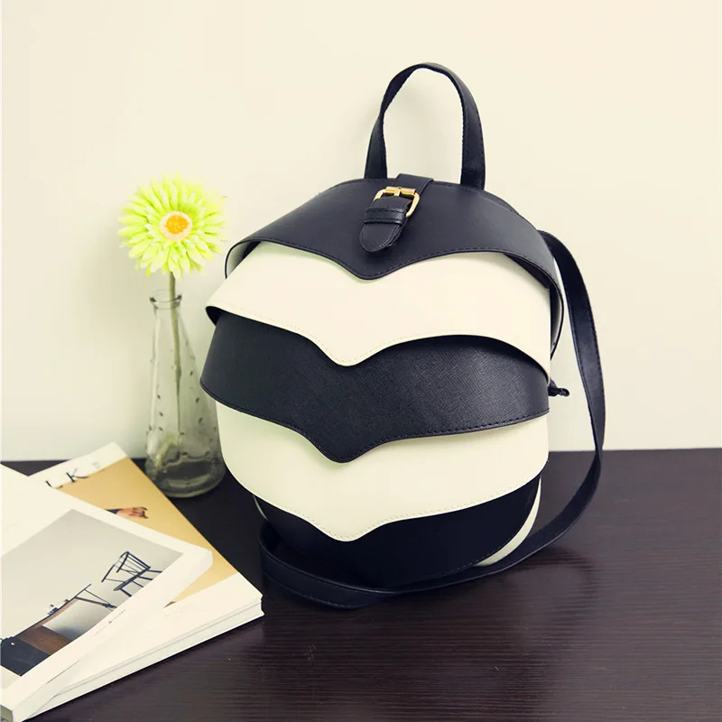 

2017 star with the same section Beetle shoulder bag Korean cartoon personality trend student backpack leisure bag wholesale