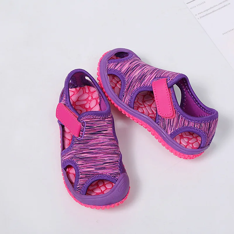 Летние детские сандалии полый мягкая подошва пляжная обувь для мальчиков детская обувь для малышей Одежда Нескользящая голая обувь