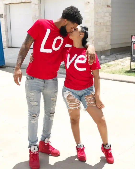 

2019 His and hers Couple Matching T-shirts Top Casual Red LO VE Women Men Fashion Boyfriend Girlfriend Tees Lovers tshirt Femme