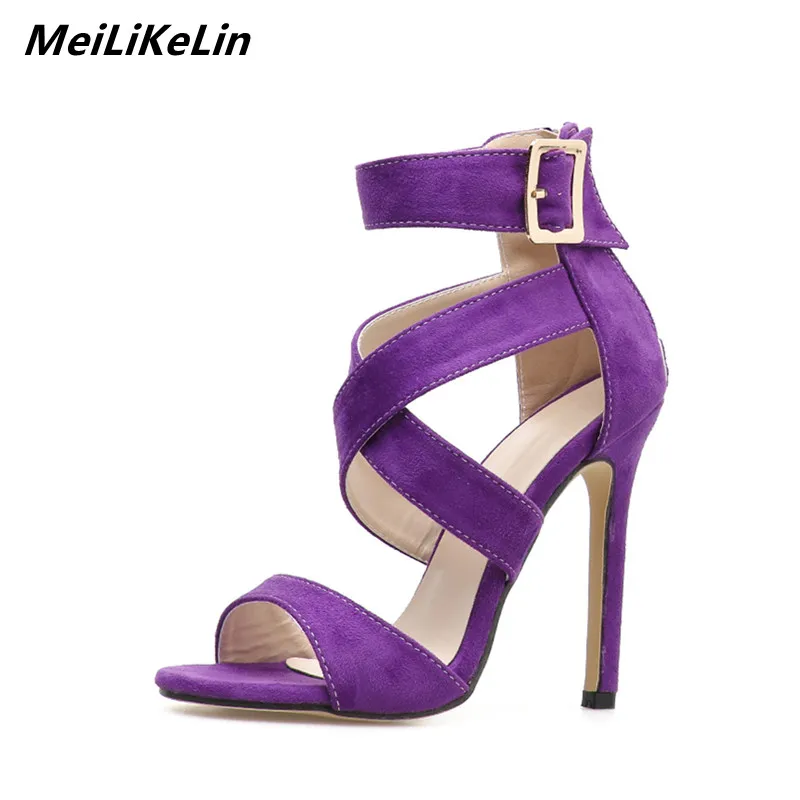 sandalias moradas