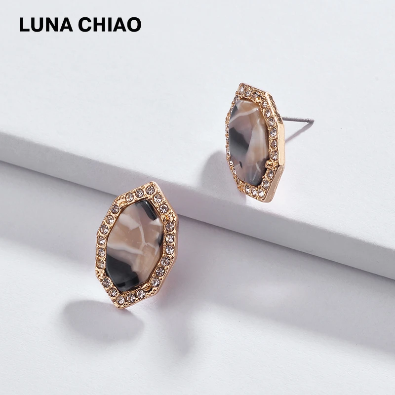 

LUNA CHIAO 2019 Spring Summer New Trendy Geometric Acrylic Lucite Mini Stud Earrings for Women Fashion Jewelry