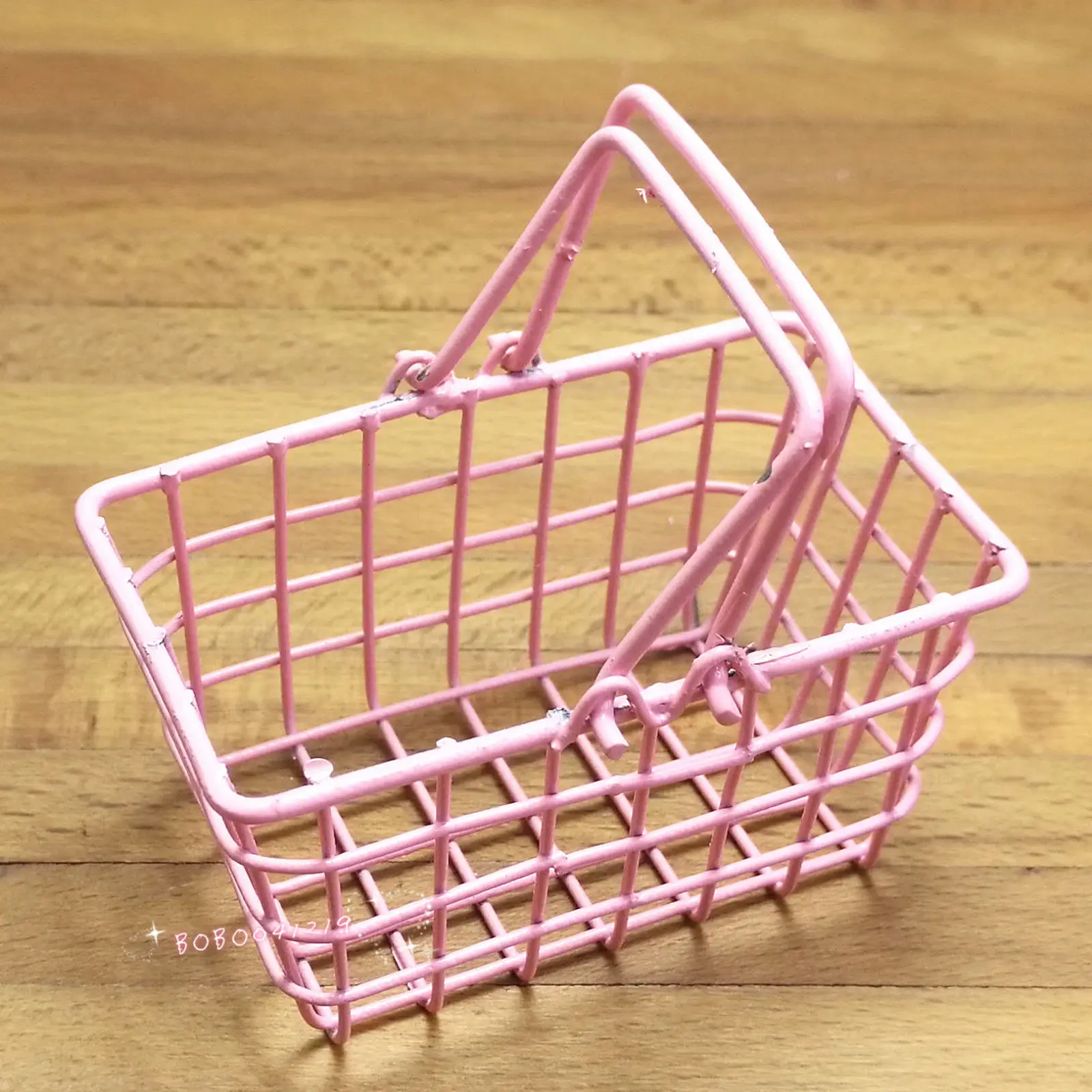 

Dollhouse Miniature 1:6 Toy A Pink Metal Shopping Basket Length 6cm SPO429