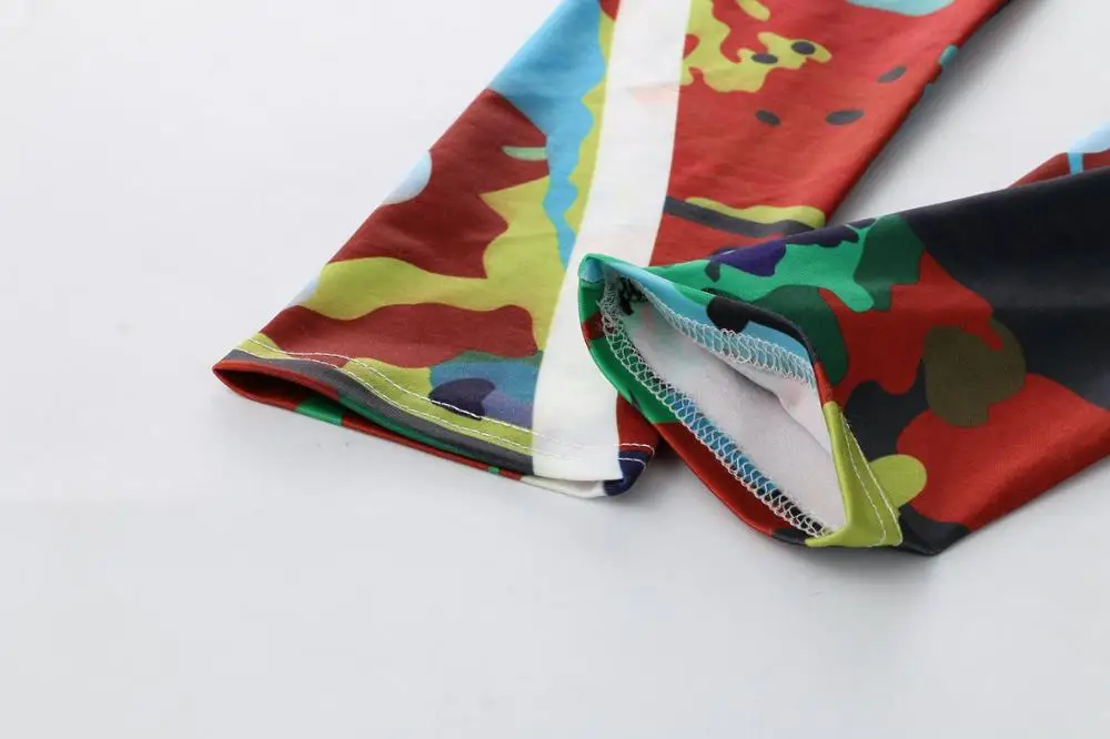 3892910498_1528924397