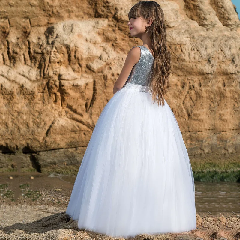 

New Arrival Girls Beading Ball Gowns Chapel Train Lace Appliques Flower Girls Princess Elegant Wedding Pageant Dresses HW2086
