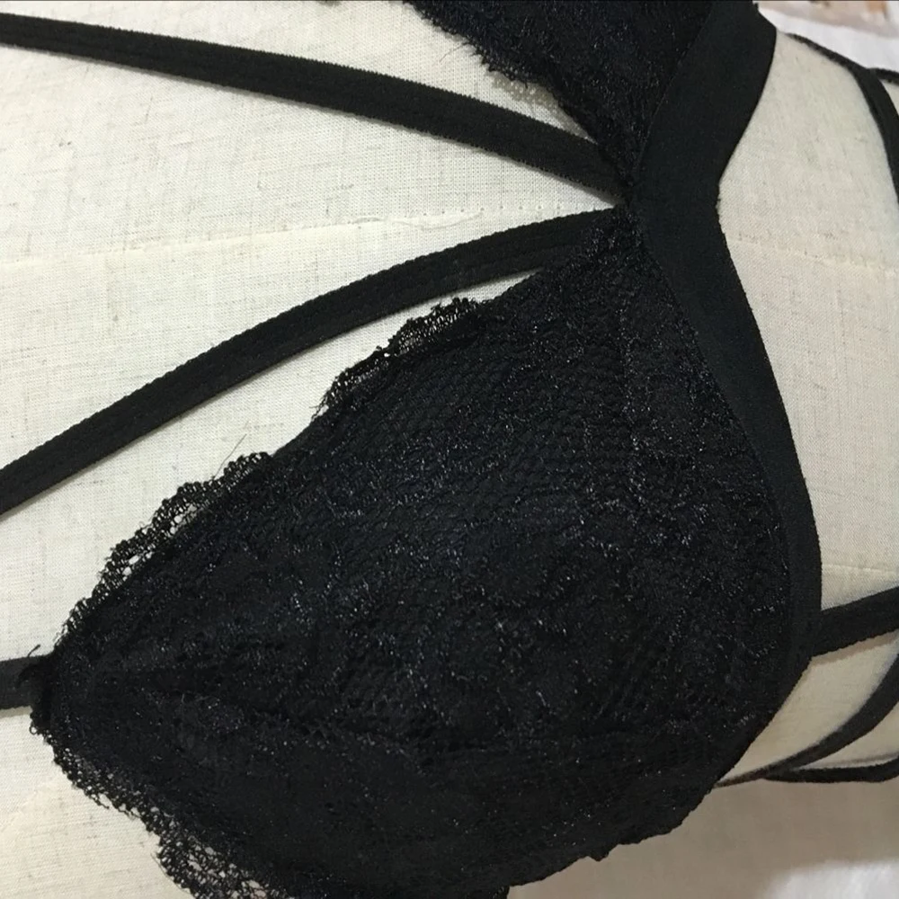 4689901790_2141364880