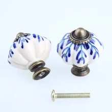 PINTADO DE AZUL a mano y perilla de calabaza de porcelana blanca tiradores de tocador de gabinete de bronce tiradores de tocador tira de latón antiguo perillas de cerámica