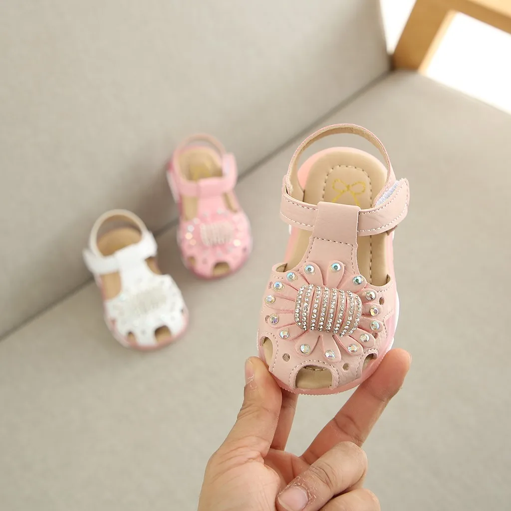 

Children Baby Girl Crystal Flower Led Light Luminous Sport Sandals Sneaker Shoes