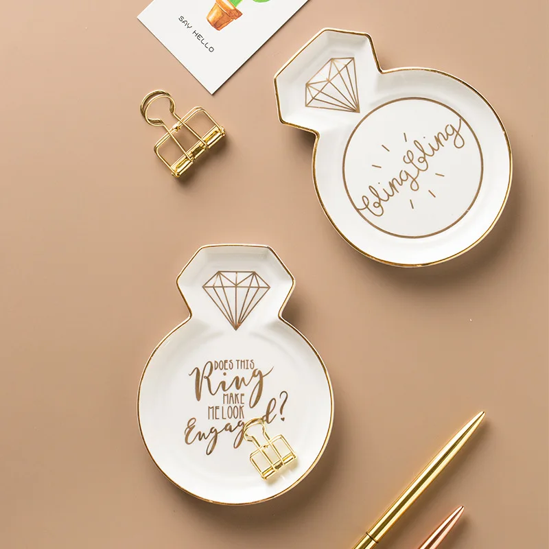 Креативный поднос в форме сердца для хранения вкусного десерта, бант с золотыми позолоченными буквами, маленькое блюдо, ювелирное блюдо, ожерелье, поднос для хранения туалетного столика