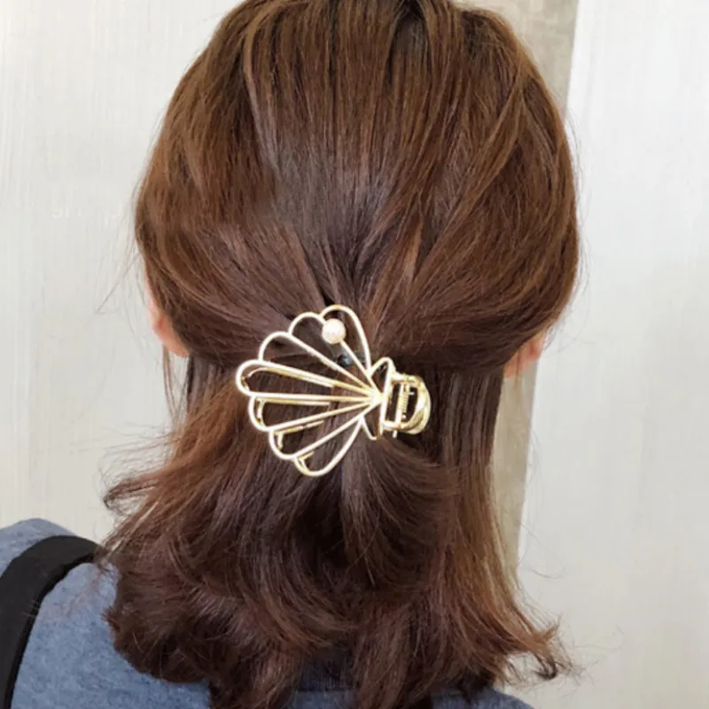 1Pcs Vintage Seashell Fashion Hair Accessories for Women Modern Stylish Hair Claw Hair Clips Bun Maker Make Hair Styling Tool
