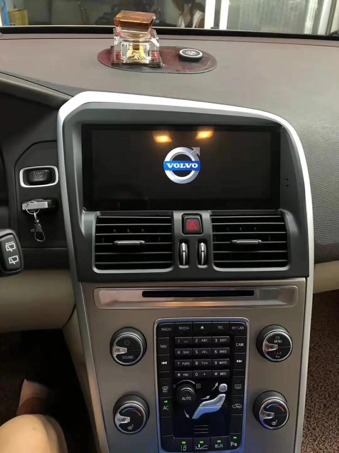 8.8" Quad core Android 7.0 Car GPS radio Navigation for Volvo XC60 2009