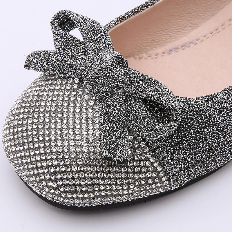 Весенняя новая обувь со стразами для маленьких девочек, детская модная обувь на каблуке с бантом, детская черная Брендовая обувь, блестящая обувь принцессы Мэри Джейн