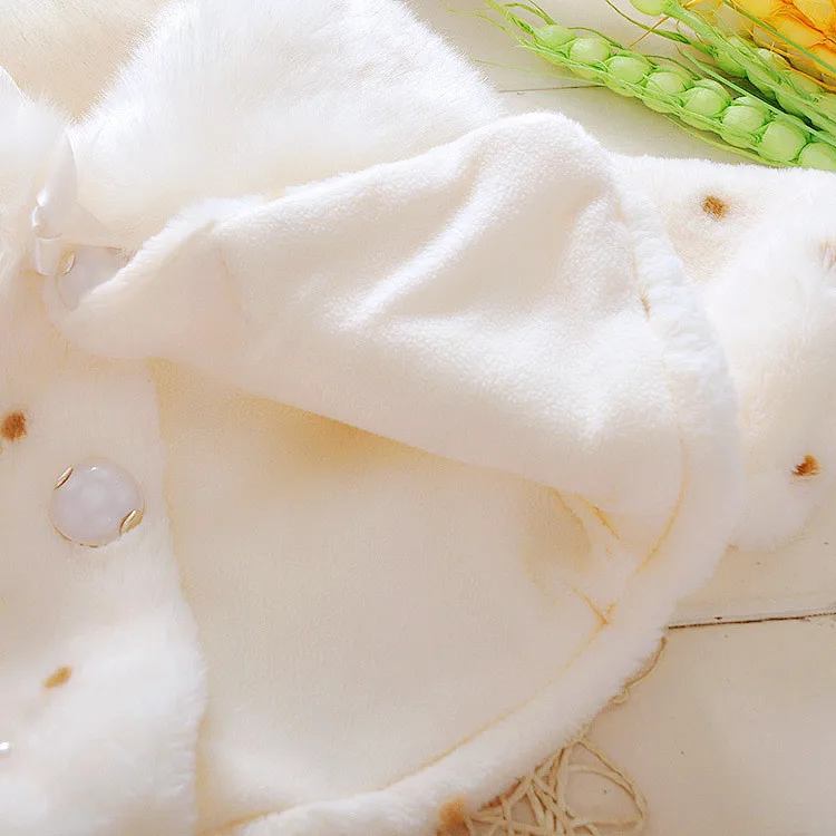 2503583272_248140707