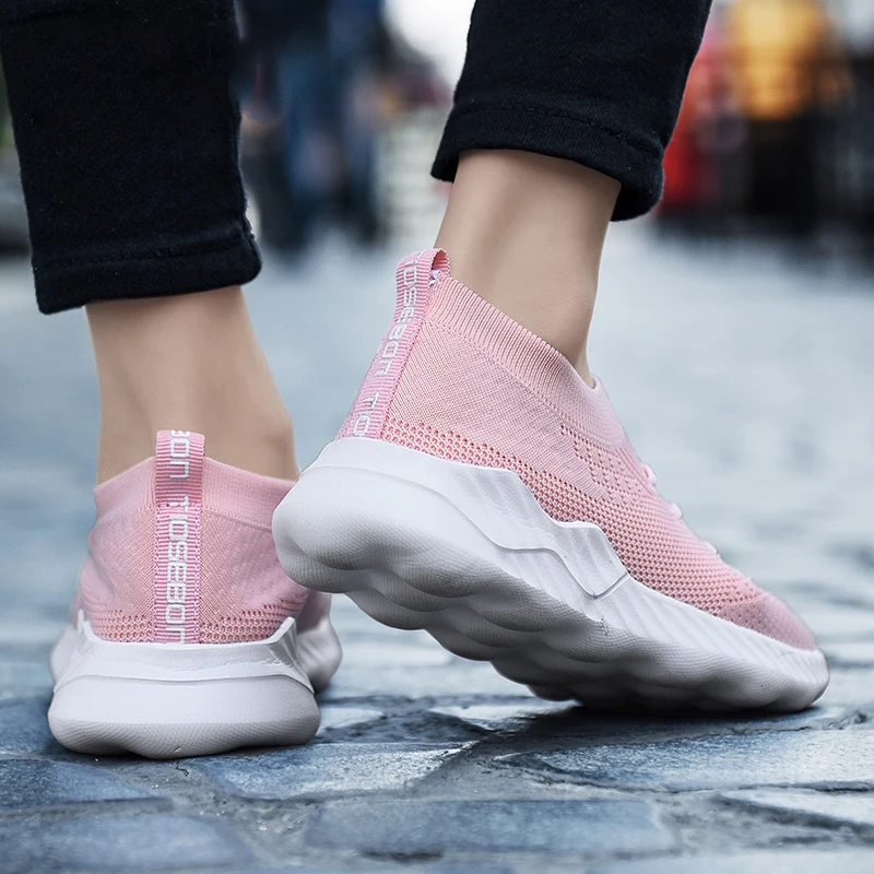 new design running shoes for women slip on Comfortable Mesh Sport shoes Outdoor Walking Jogging Socks sneakers Cushioned Sole