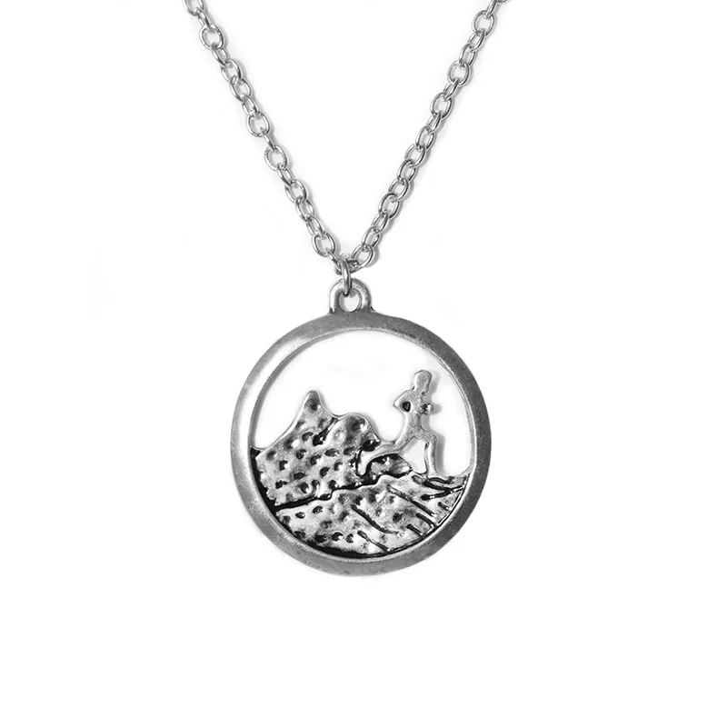 

Dropship A Boy Runner Round Charm Pendants Snowy Mountain Necklace Hiking Outdoor Travel Jewelry Mountains Climbing Gifts