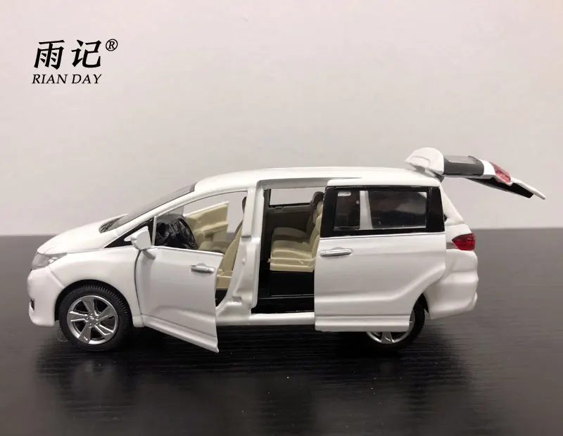 RIAN DAY 1/32 Scale Car Model Toys Honda Odyssey MPV Sound&Light