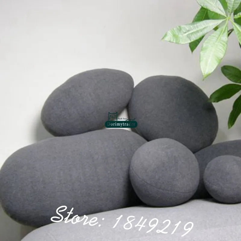 Dorimytrader Fashion DIY Cobblestone Cushion Pillow Roon Decoration Emulational Stone Shape Children Play Toy DY61089(3)