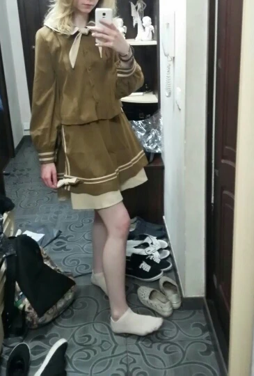 5677
