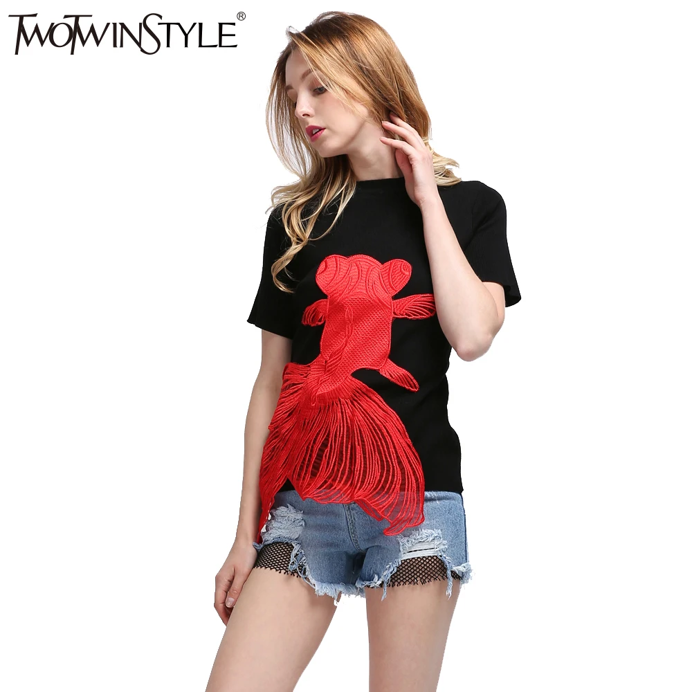 [TWOTWINSTYLE] Лето, вышивка, красная Золотая рыбка, аппликация, трикотажная футболка с коротким рукавом, женская новая одежда, корейские Топы