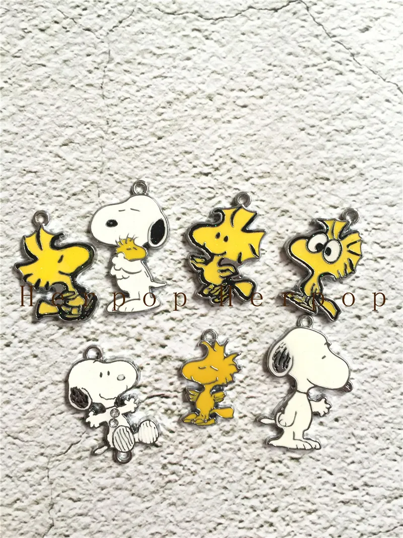 20 шт мультфильм Аниме Белые желтые собаки милые смешанные эмалированные ожерелье с металлической подвеской Подвески самодельные ювелирные изделия делая вечерние сувениры