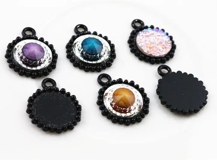 

20pcs 12mm Inner Size Black Cabochon Base Cameo Setting Charms Pendant (A2-21)