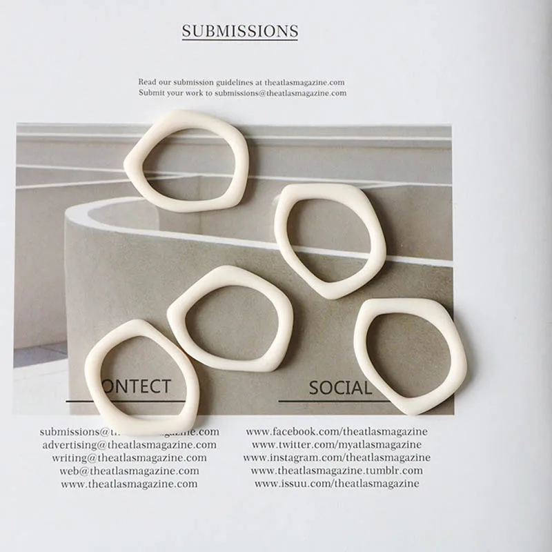 Beige 10 шт. необычные серьги в оправе из смолы для рукоделия изготовления ювелирных изделий, подвески в оправе, Женские Висячие серьги ручной работы от поставщика - Окраска металла: Beige