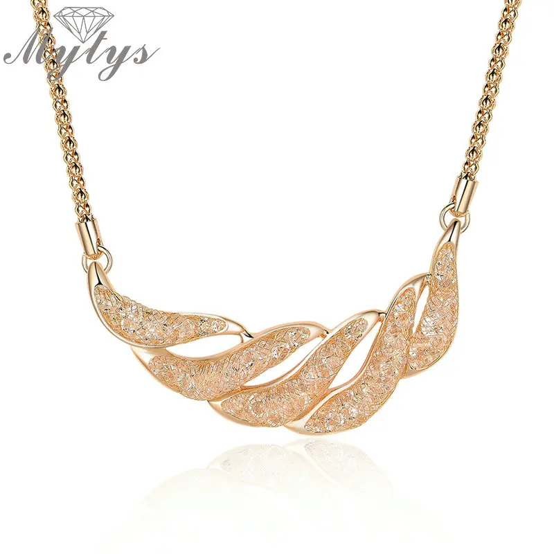 

Mytys New Design Wire Mesh Filled Crystal Pendant Necklace for Women Gold Mesh Necklace Noble Jewelry 2018 New Fashion CN344