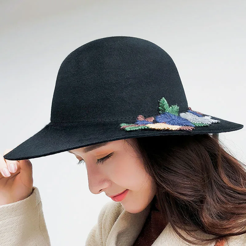 

2018 Autumn Winter New 100%wool Fedoras Wonem Retro Big Brim Hats England Female cap Elegant Flower Felt Hat 4 Colors
