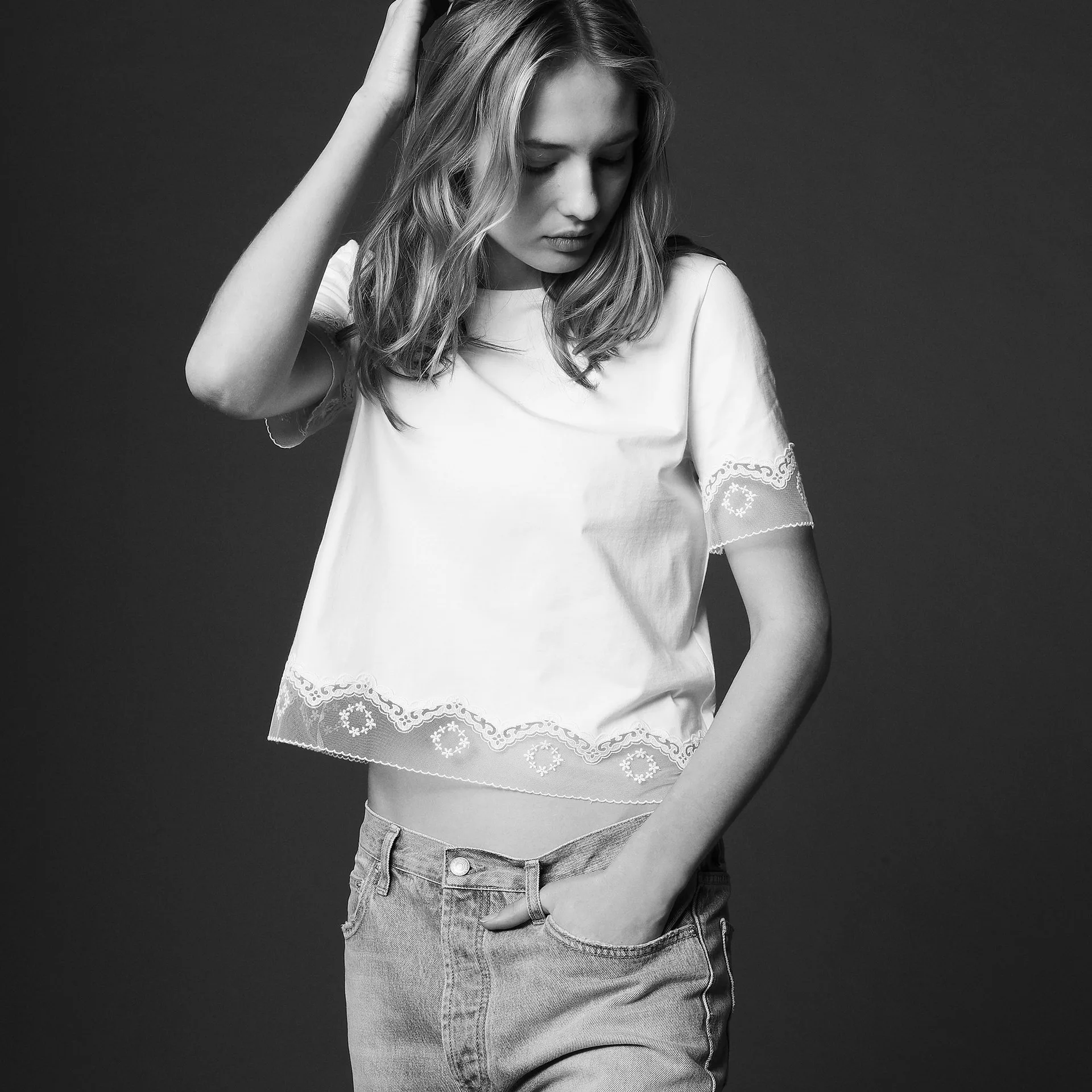 

Women T-shirt 2018 Spring and Summer New Lace Lace Stitching T-shirt