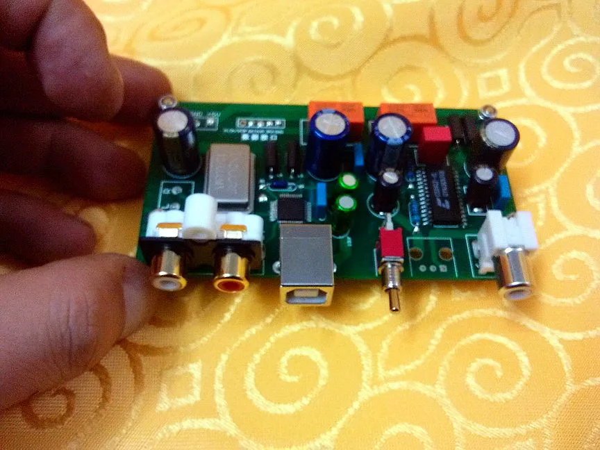 Receiver Board for USB Decoding Optical Fiber Coaxial Three-input to I2S Format Output to Decoder