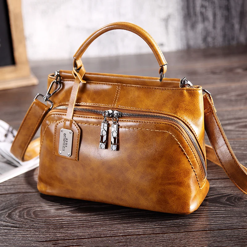 Metal Closure Decorated Women Handbag Classic Vintage Crossbody Bag