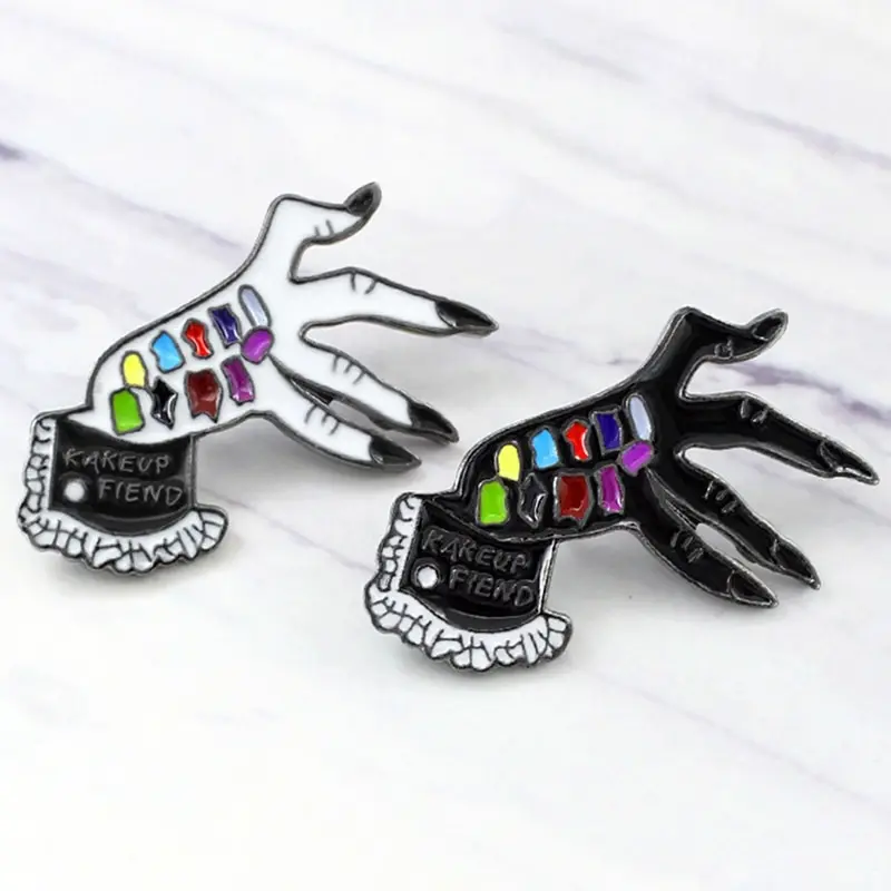 

Devil Hands Brooch Makeup Fiend Twisted Hand Skeleton Enamel Lapel Pin Denim Backpack Badge Halloween Party Gifts